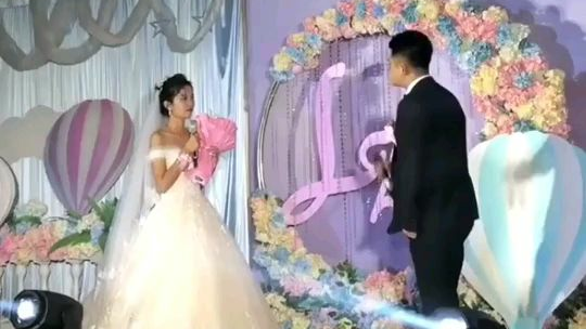 新郎:这婚是不想结了,新娘:不接就不接!